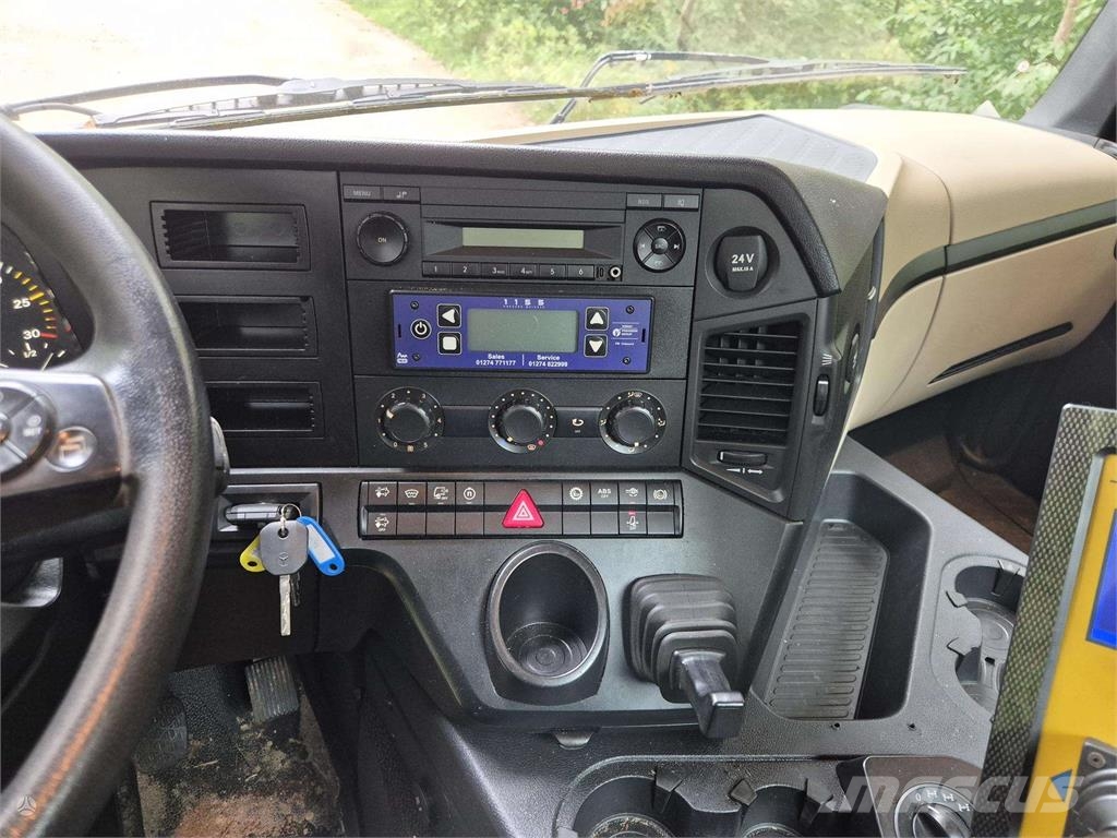 MB Trac Arocs 4x4 Снежные отвалы и плуги