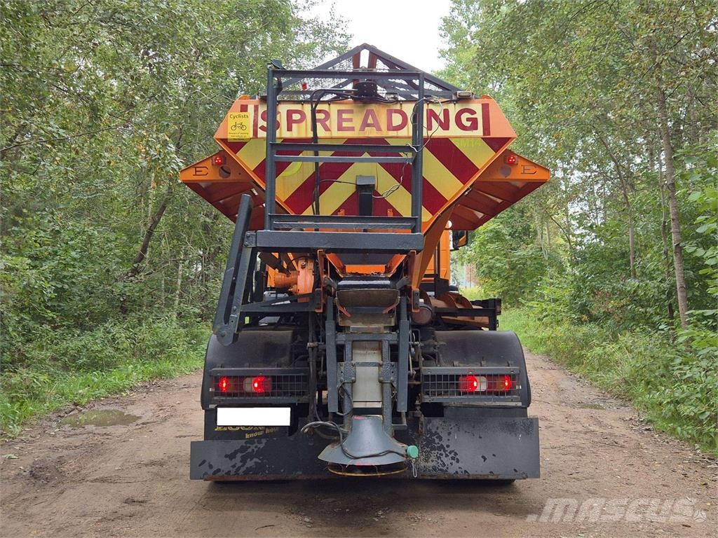 MB Trac Arocs 4x4 Снежные отвалы и плуги