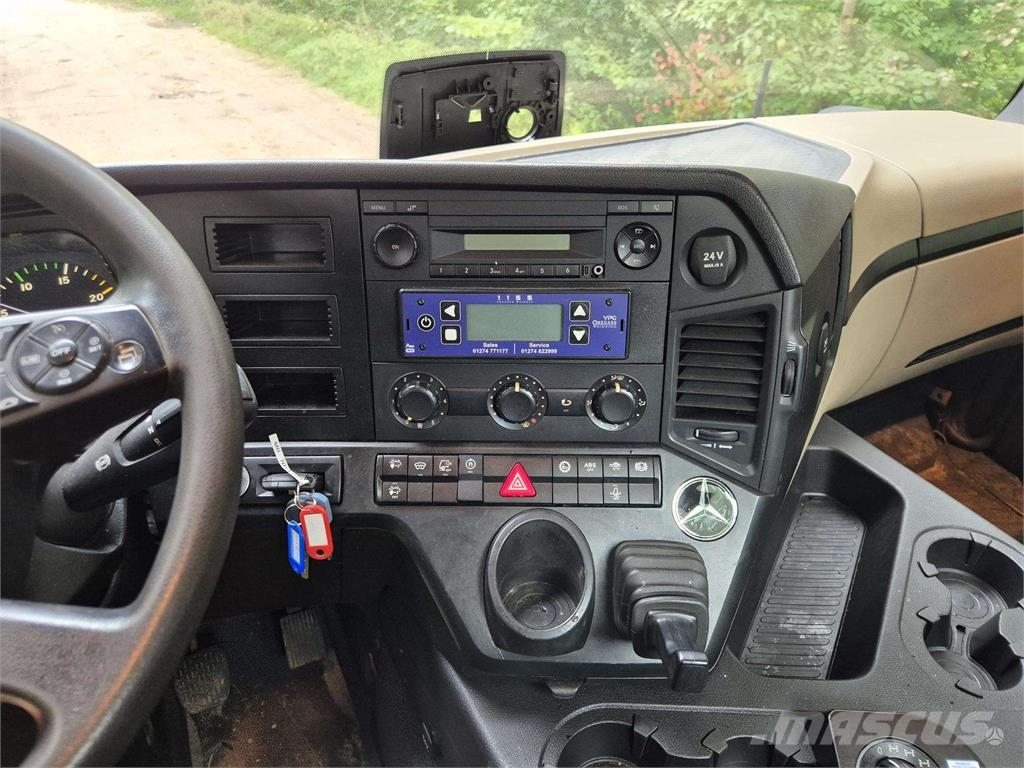 MB Trac Arocs 6x6 Schneeschilde und -pflüge