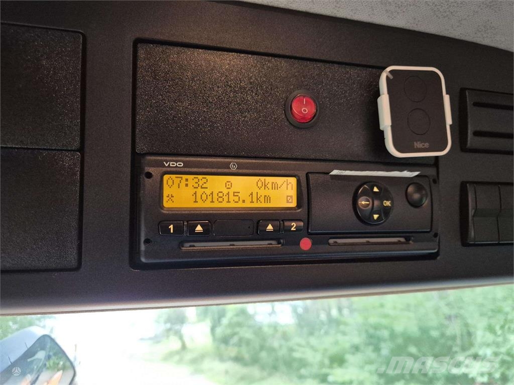 MB Trac Arocs 6x6 Schneeschilde und -pflüge