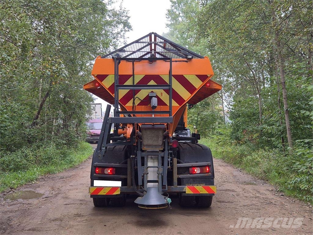 MB Trac Arocs 6x6 Schneeschilde und -pflüge