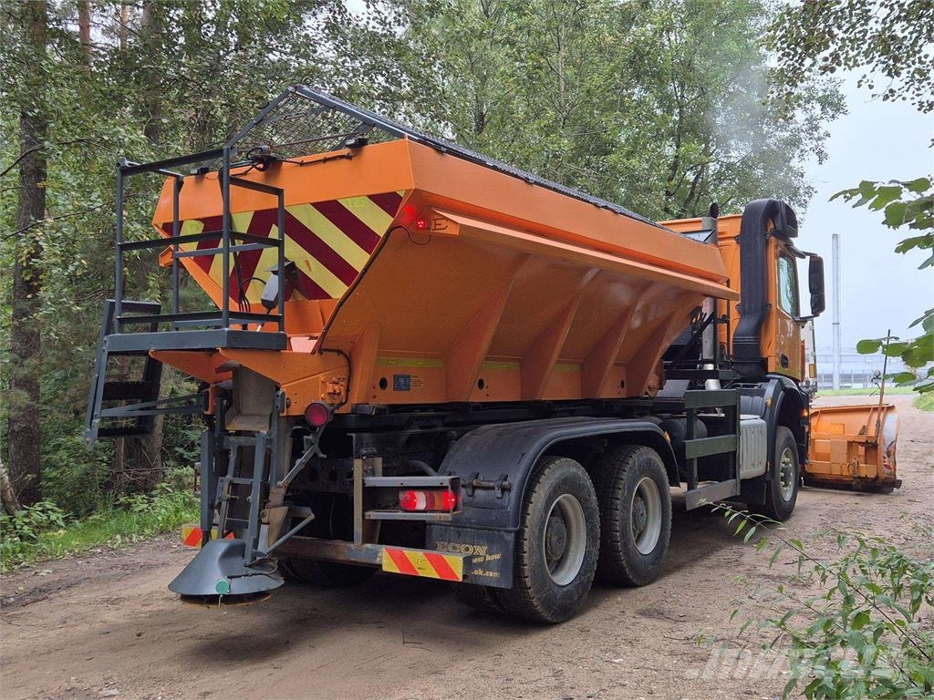 MB Trac Arocs 6x6 Schneeschilde und -pflüge
