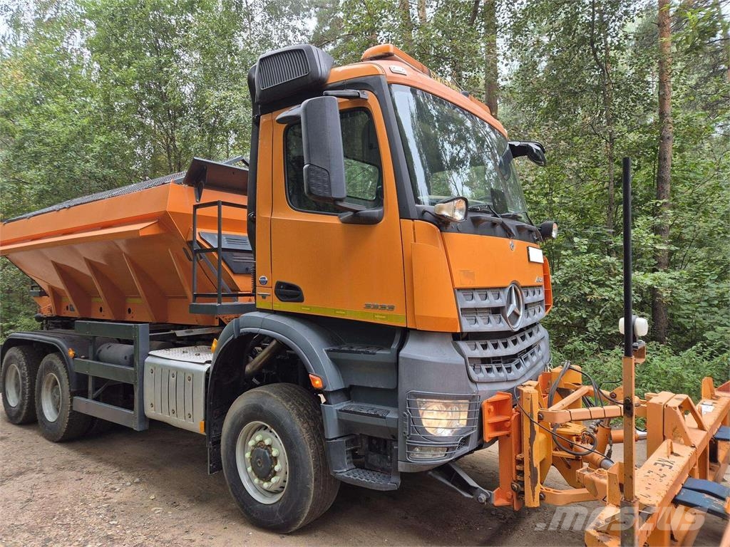 MB Trac Arocs 6x6 Schneeschilde und -pflüge