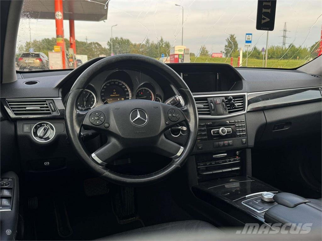 Mercedes-Benz  Carros Ligeiros