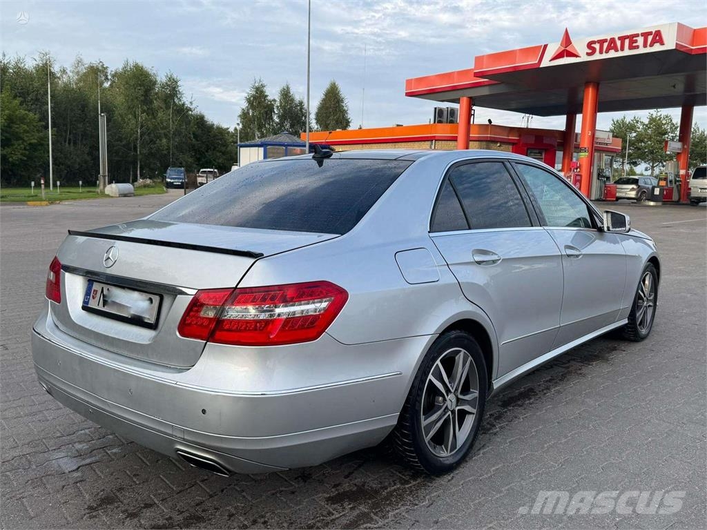 Mercedes-Benz  Carros Ligeiros