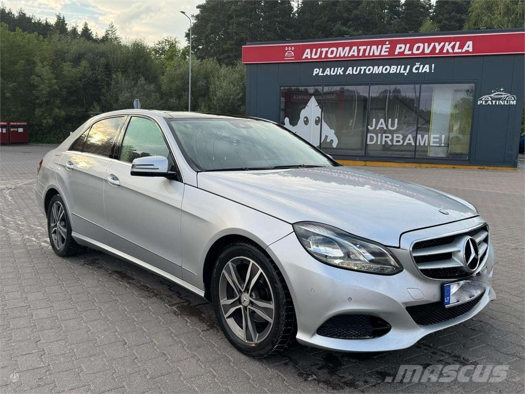 Mercedes-Benz  Carros Ligeiros