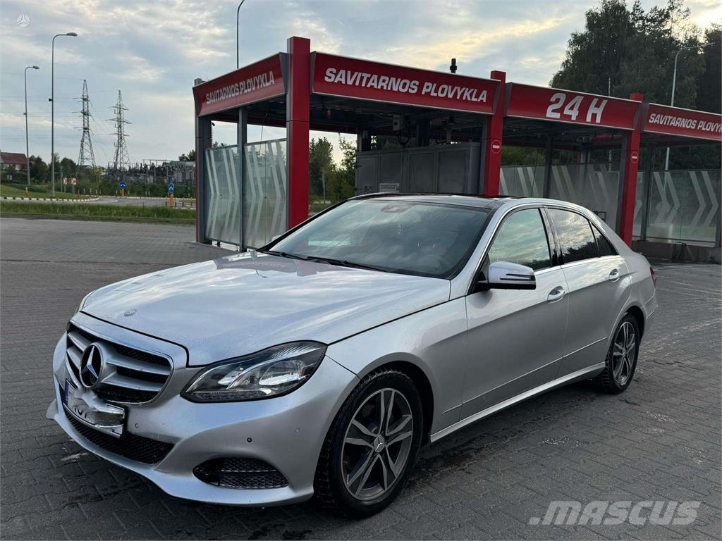 Mercedes-Benz  Carros Ligeiros