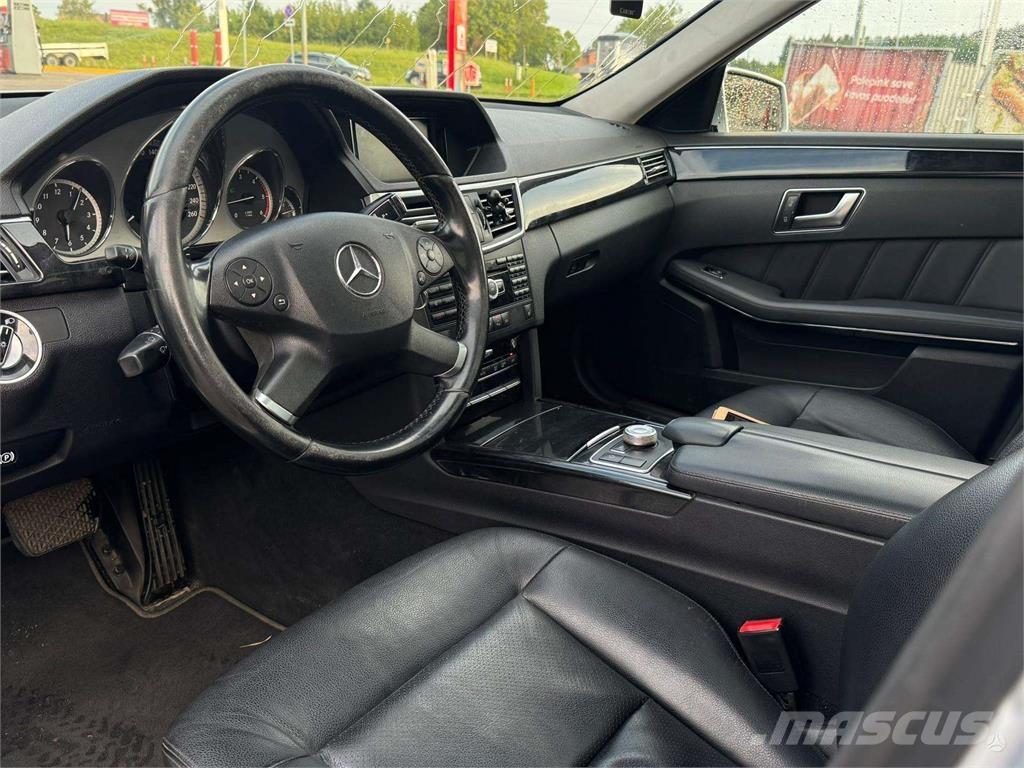 Mercedes-Benz  Carros Ligeiros