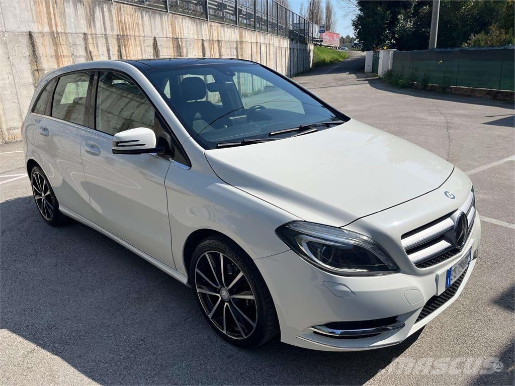 Mercedes-Benz  Automašīnas