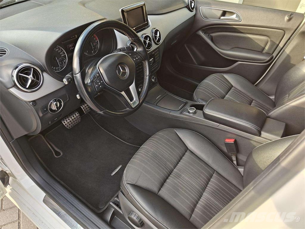 Mercedes-Benz  Automašīnas