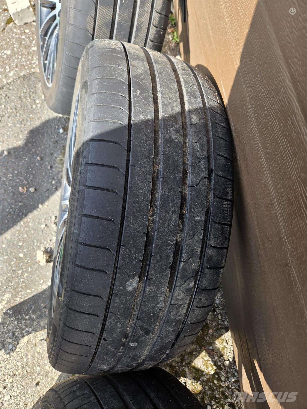 Mercedes-Benz Amg skirtingu plociu Pneus, rodas e aros