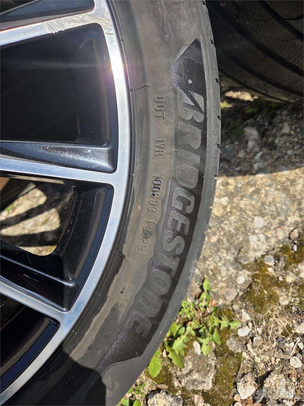 Mercedes-Benz Amg skirtingu plociu Pneus, rodas e aros