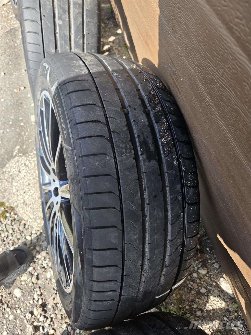Mercedes-Benz Amg skirtingu plociu Pneus, rodas e aros
