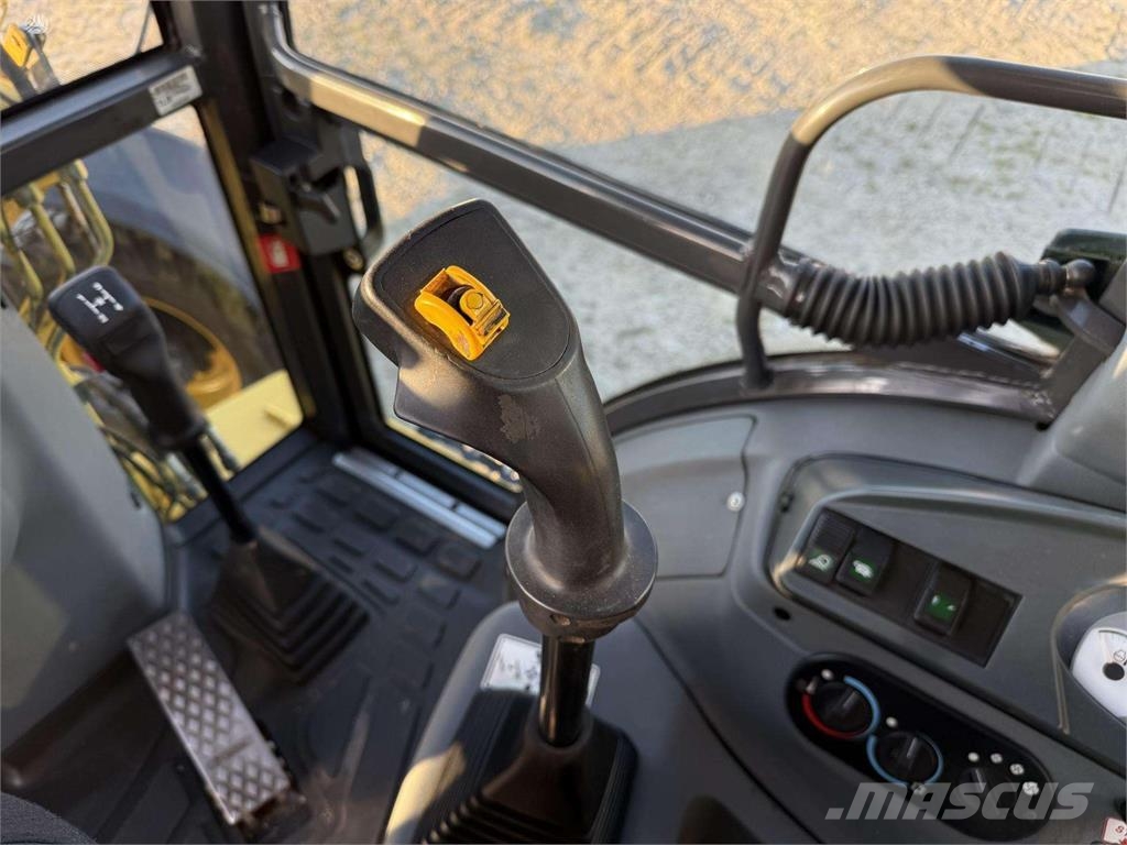 New Holland B 110-4PT , 2 quick couplers Ekskavatoriniai krautuvai