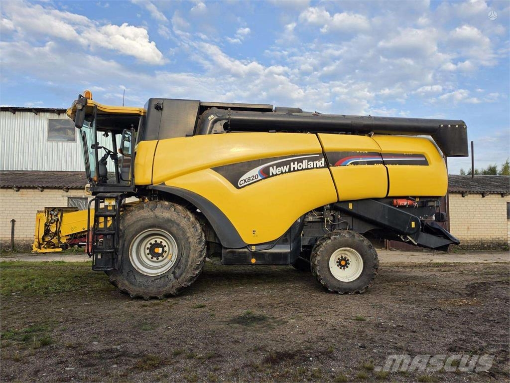 New Holland CX820 Derliaus nuėmimo kombainai