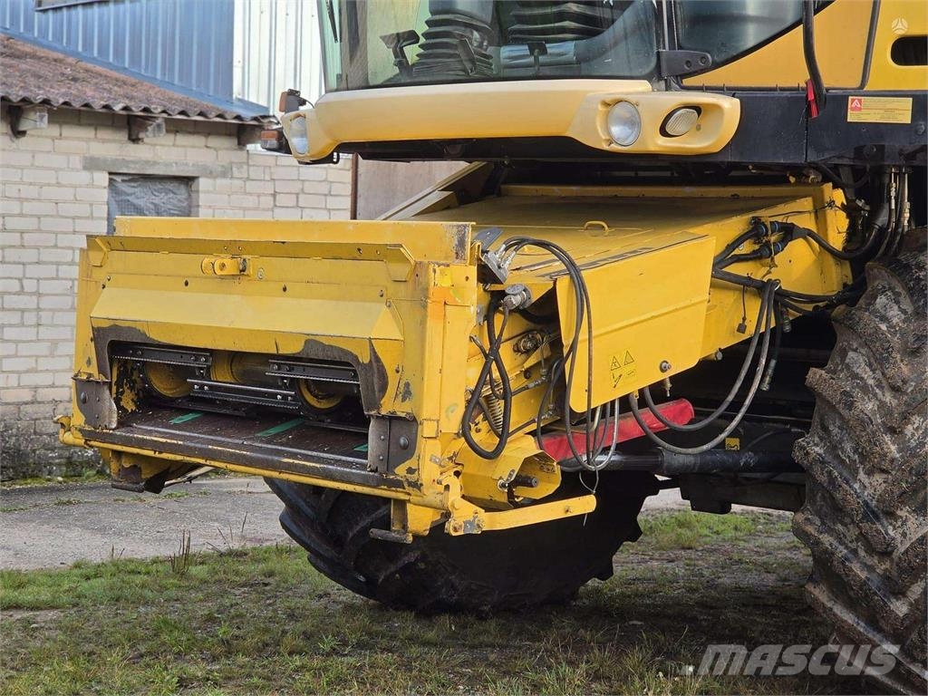 New Holland CX820 Derliaus nuėmimo kombainai