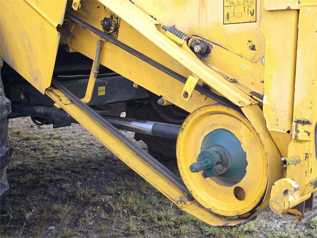 New Holland CX820 Derliaus nuėmimo kombainai