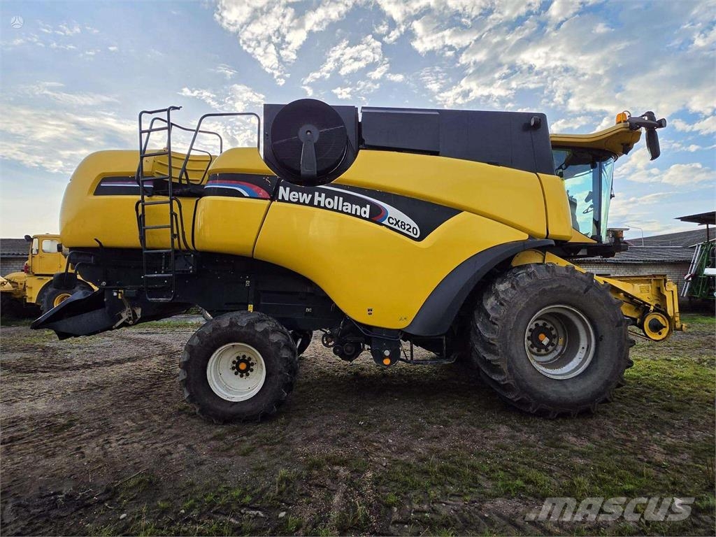 New Holland CX820 Derliaus nuėmimo kombainai