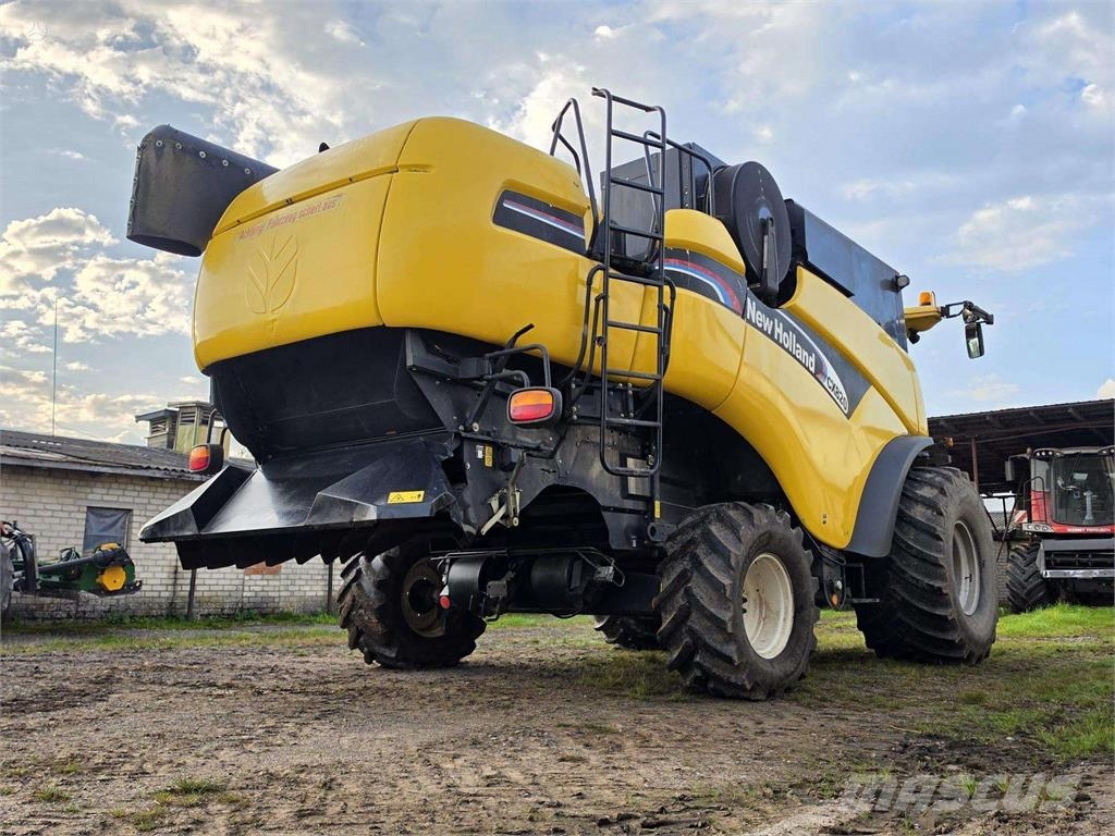 New Holland CX820 Derliaus nuėmimo kombainai