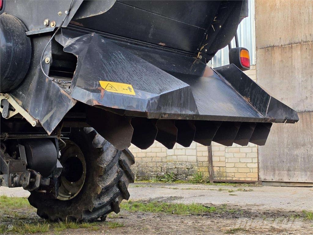 New Holland CX820 Derliaus nuėmimo kombainai
