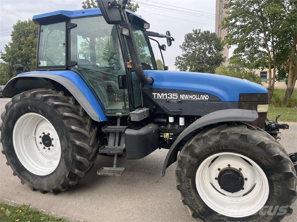 ニューホランド TM 135, 2002, リトアニア - 中古 トラクター