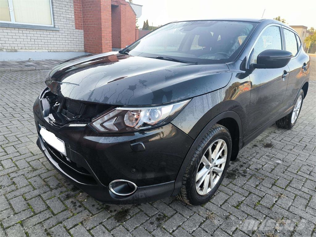 Nissan  Avtomobili