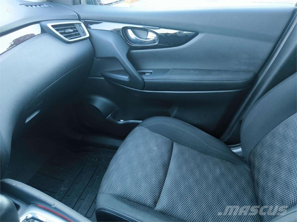 Nissan  Avtomobili