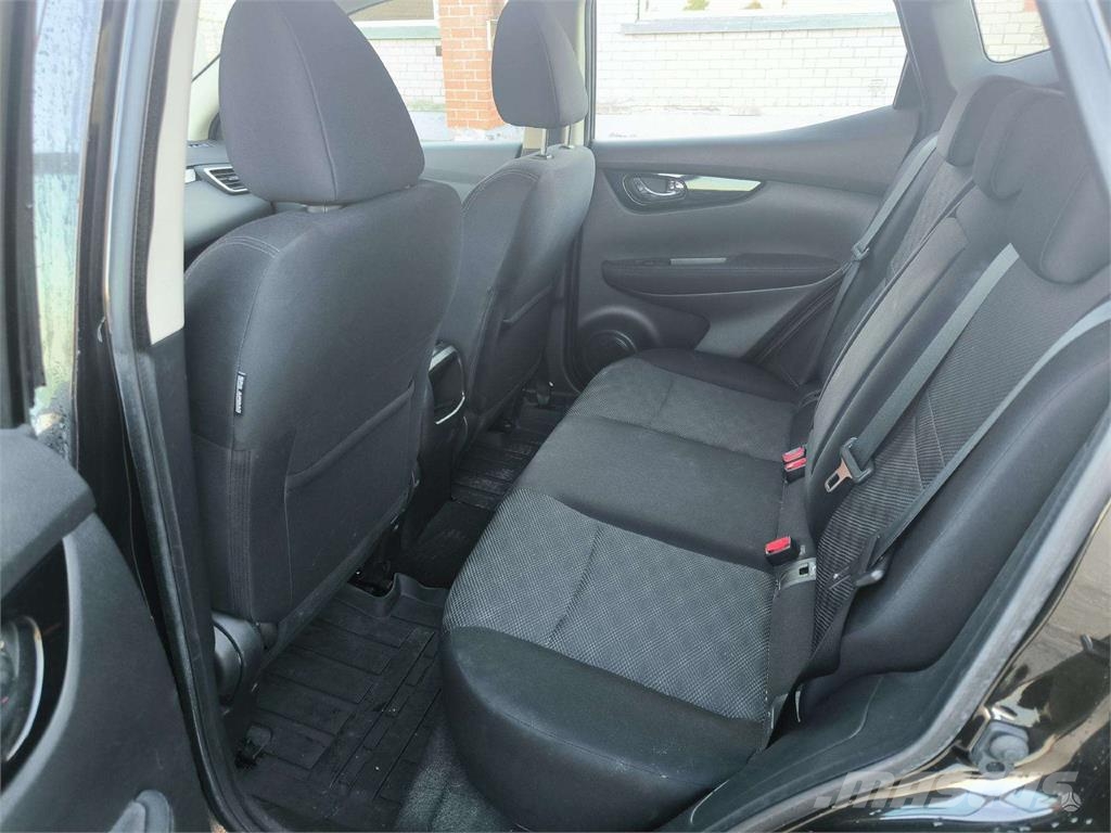 Nissan  Avtomobili