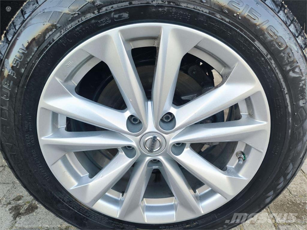 Nissan  Avtomobili