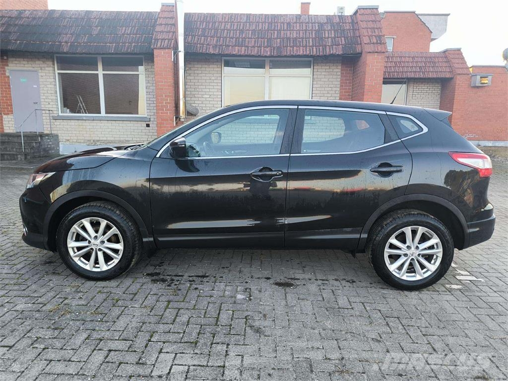 Nissan  Avtomobili