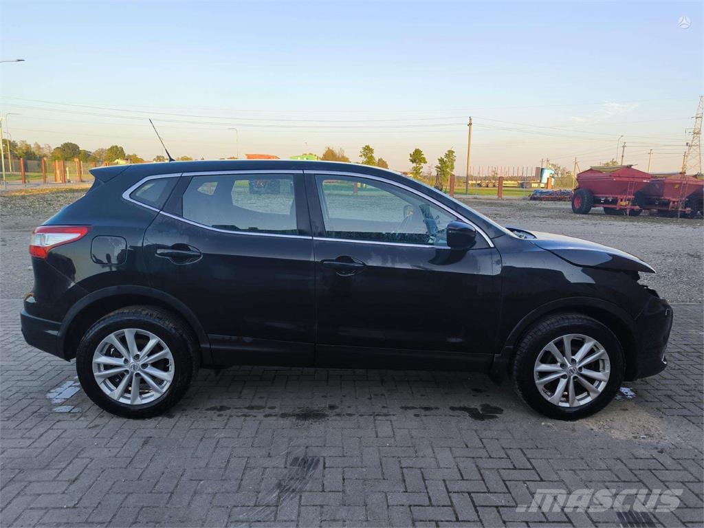 Nissan  Avtomobili