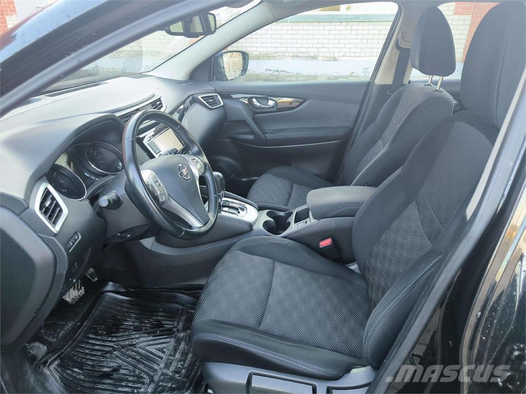 Nissan  Avtomobili