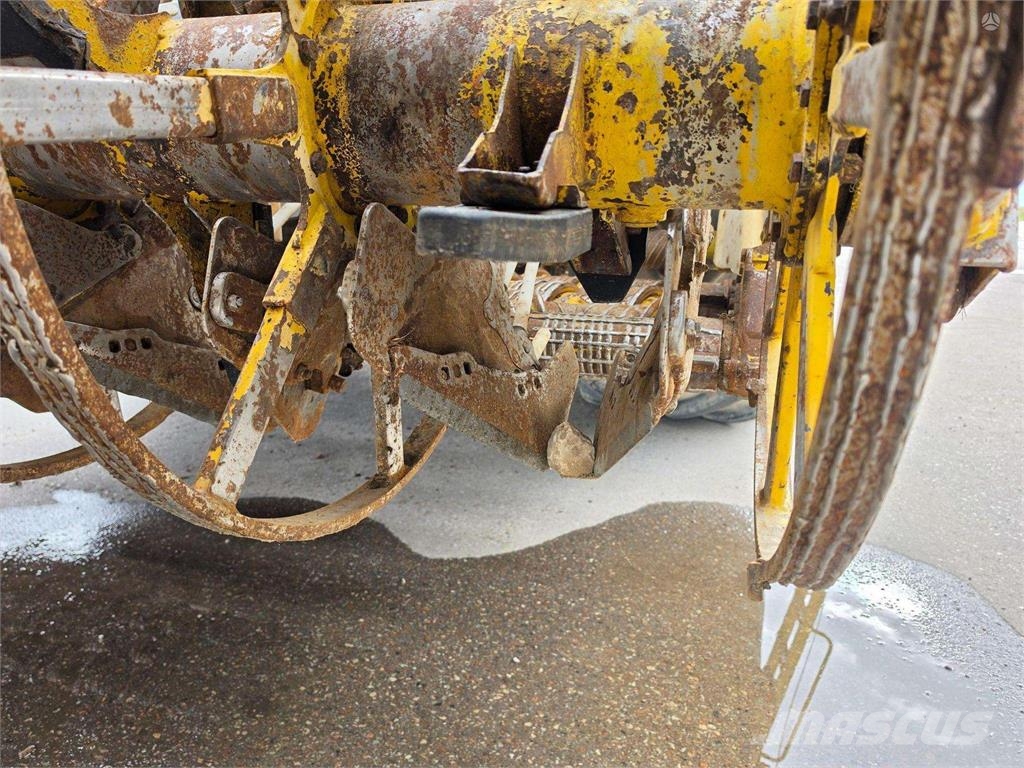 Ropa EURO TIGER V4 Зернозбиральні комбайни