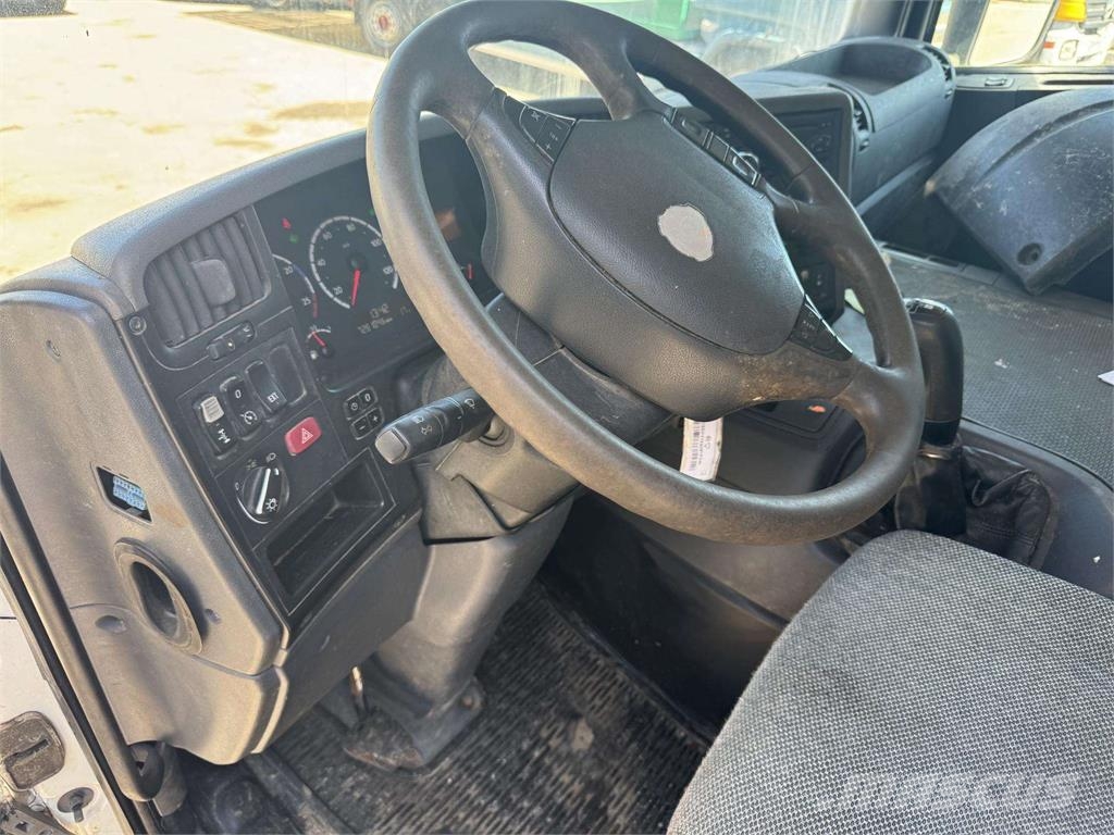 Scania P230 Шасі з кабіною