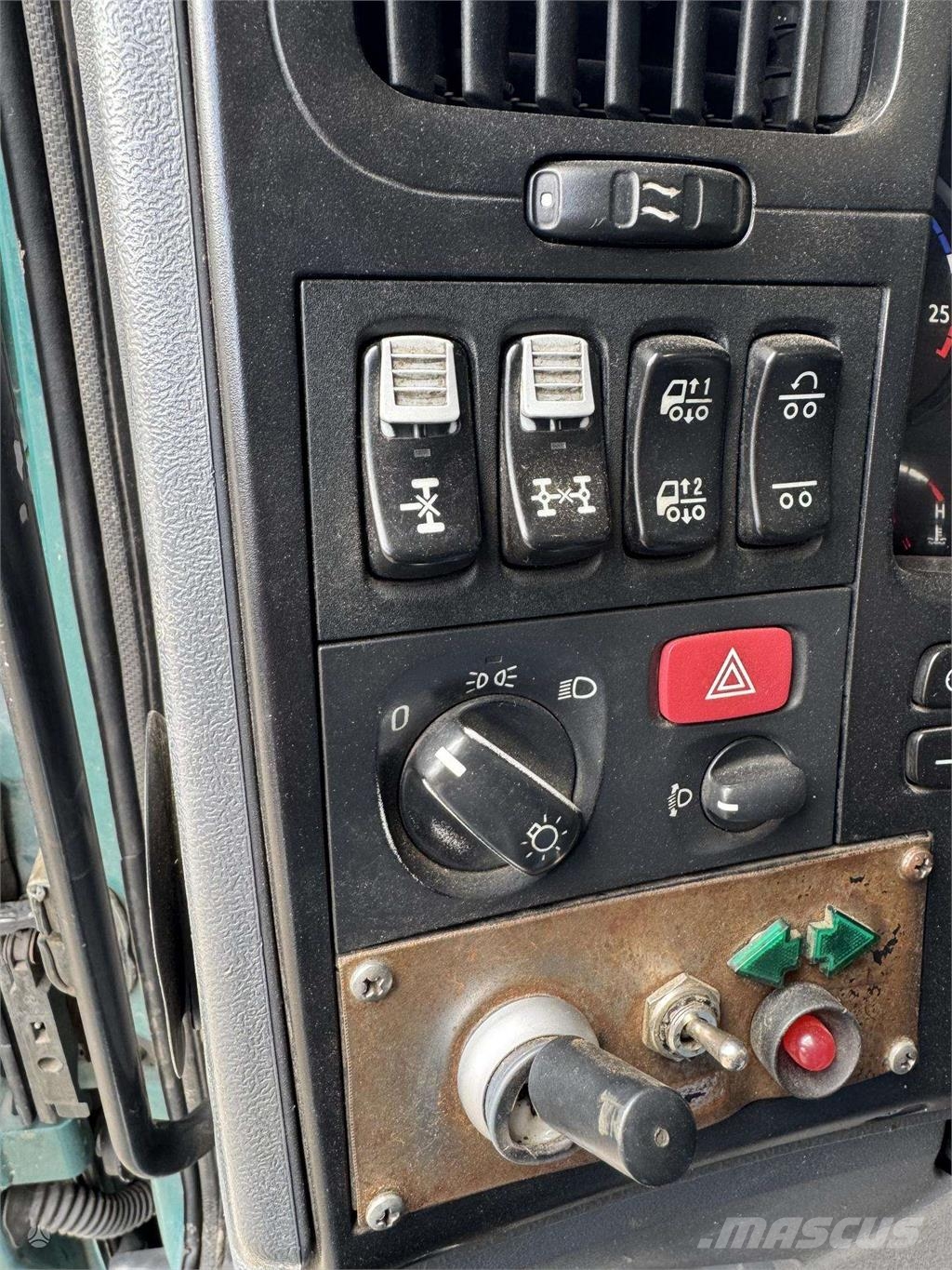 Scania R560 6x4 Camiones con chasís y cabina