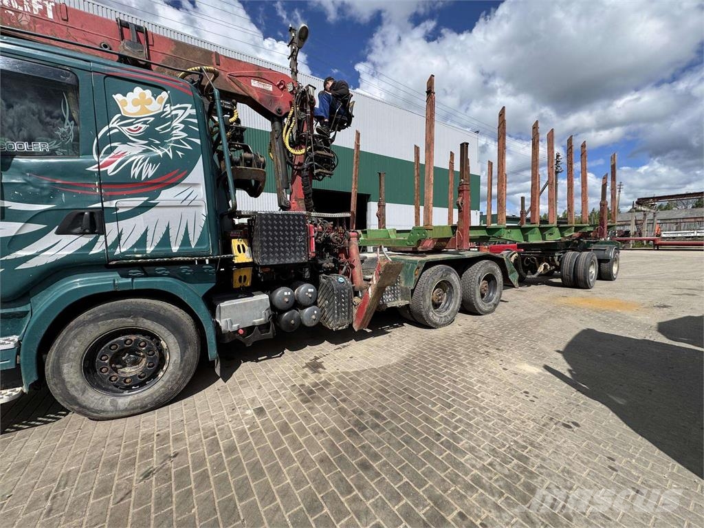Scania R560 6x4 + DOLL M114 + LOGLIFT 251S Transportes de madera