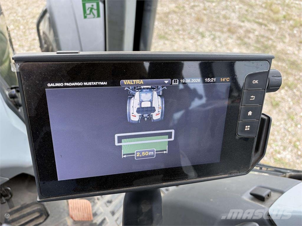 Valtra T235 Traktoriai