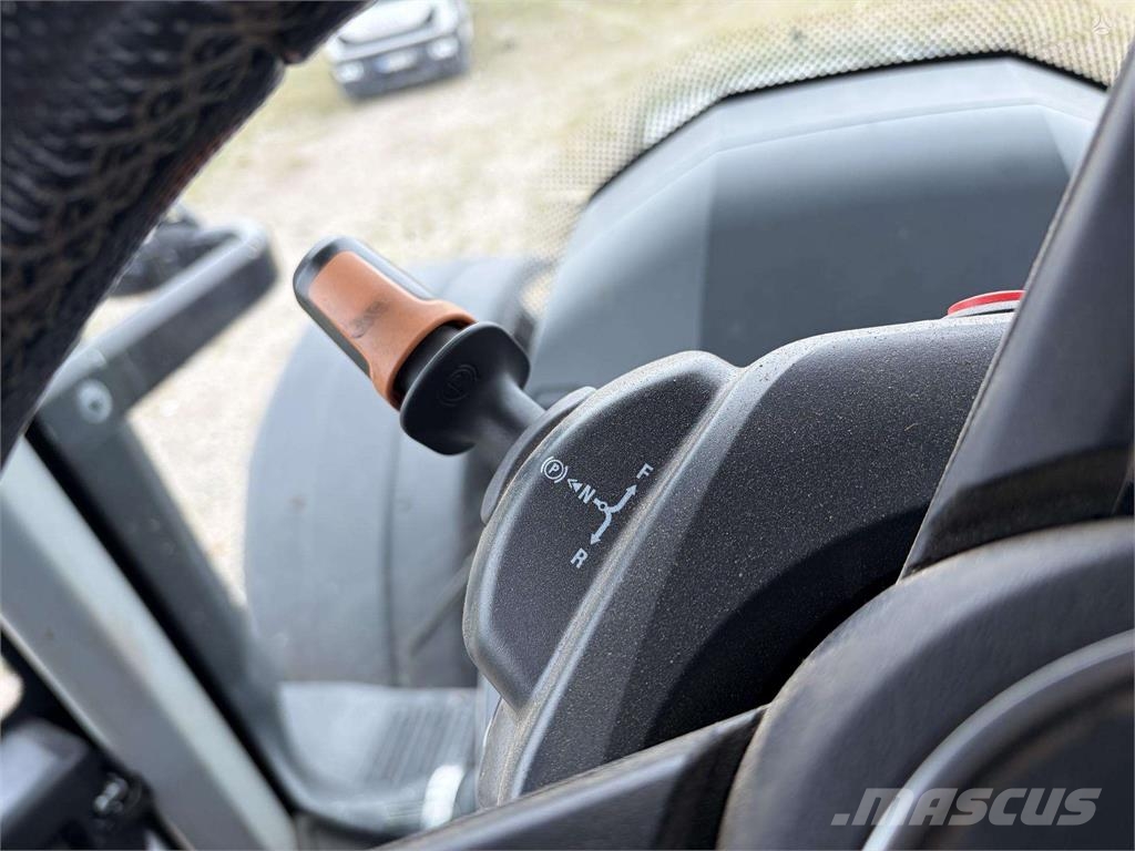 Valtra T235 Traktoriai