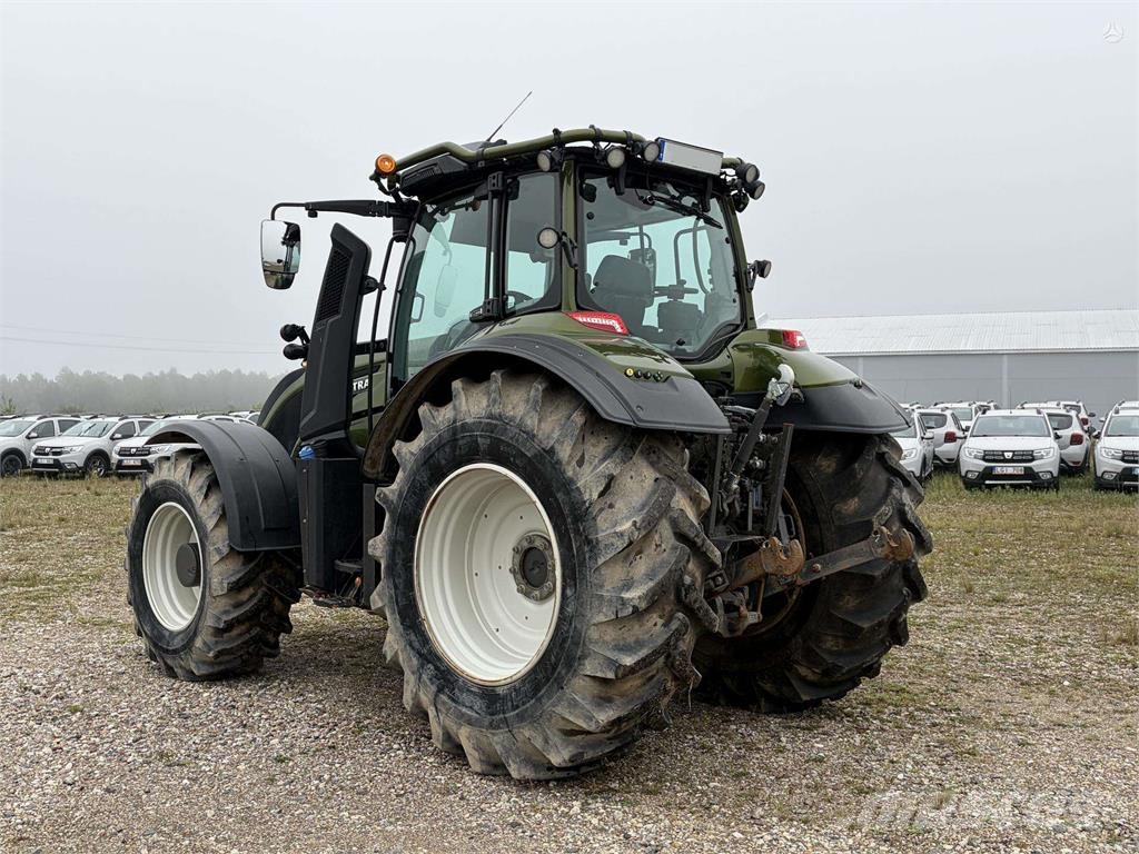 Valtra T235 Traktoriai