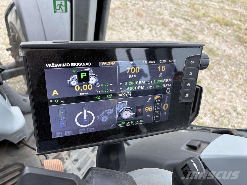 Valtra T235 Traktoriai