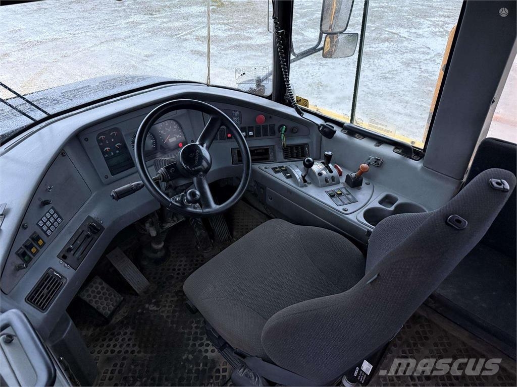 Volvo A25D Artikulētie pašizgāzēji