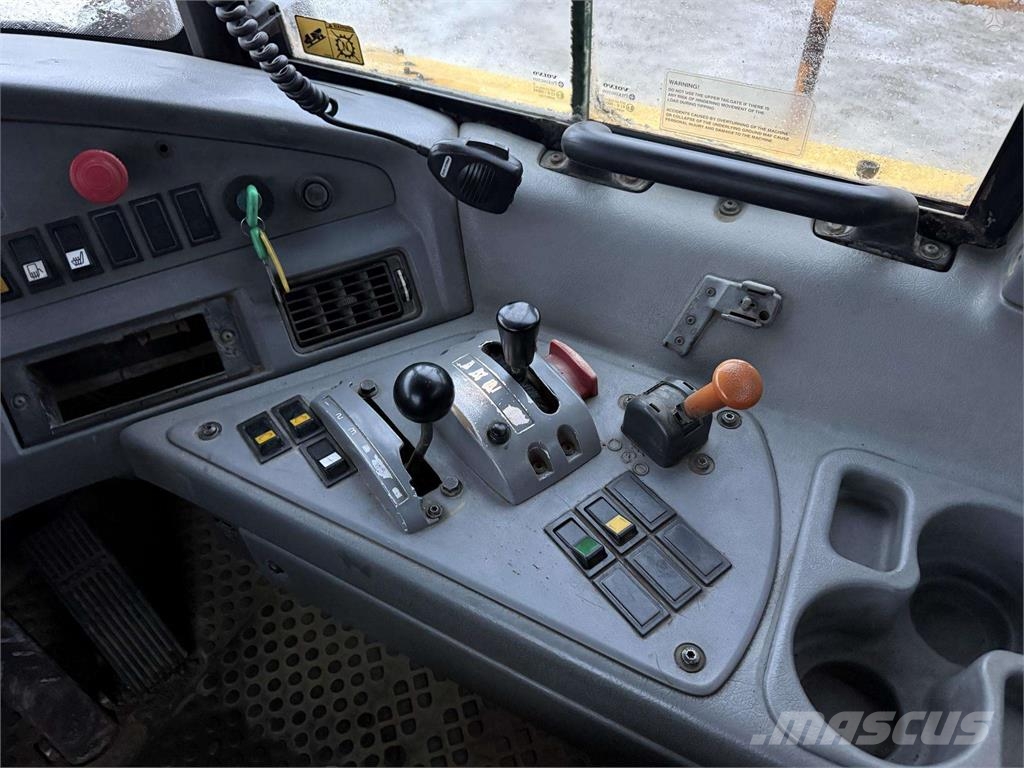 Volvo A25D Artikulētie pašizgāzēji