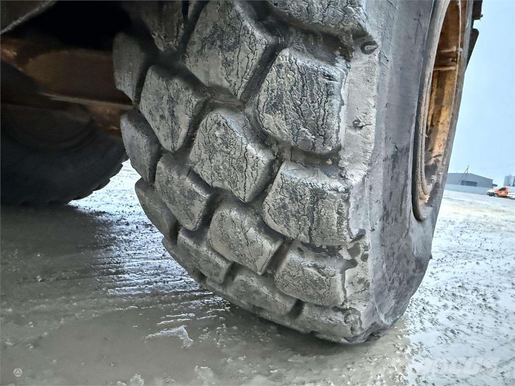 Volvo A25D Artikulētie pašizgāzēji