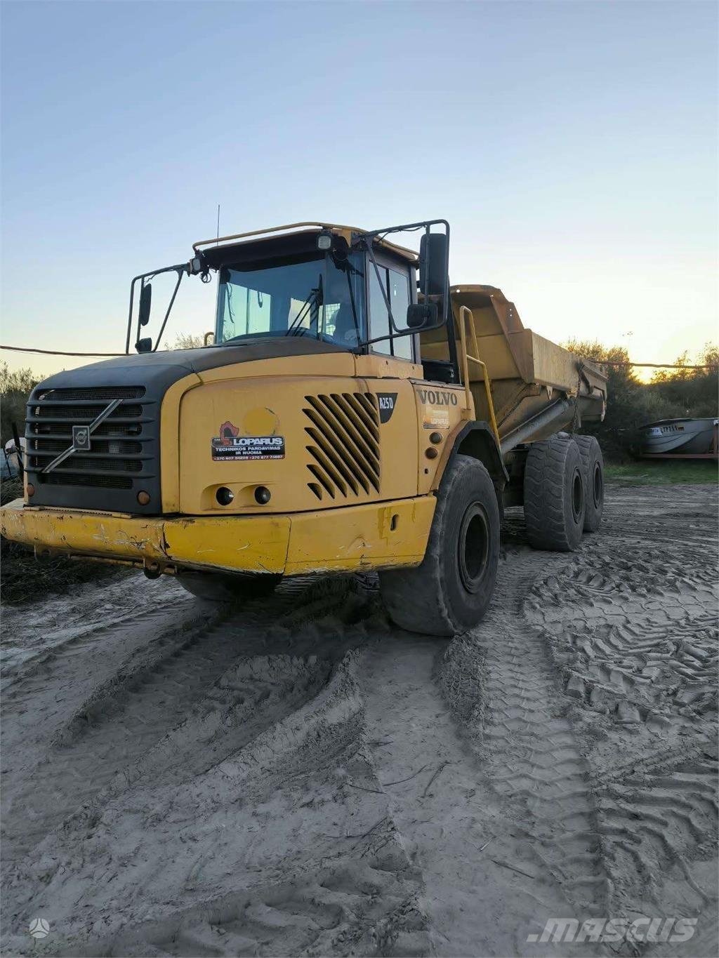 Volvo A25D with TAILGATE Dumper - Knickgelenk