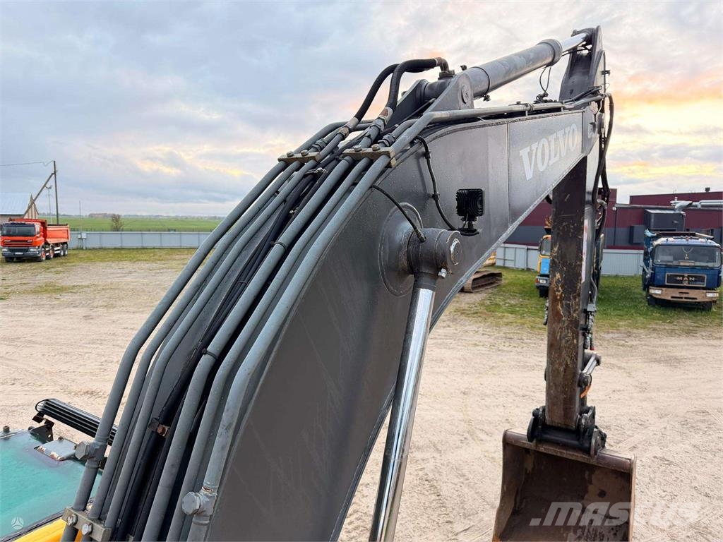 Volvo EC 210 BLC Pásové rýpadlá