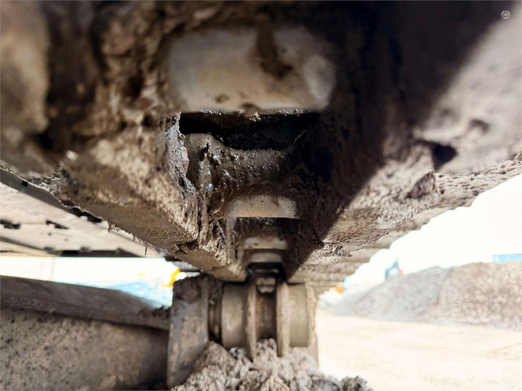 Volvo EC 210 BLC Pásové rýpadlá