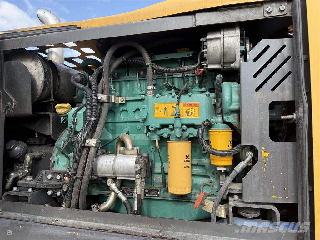 Volvo EW 140 B , ROTOTILT + RAILWAY Wielgraafmachines
