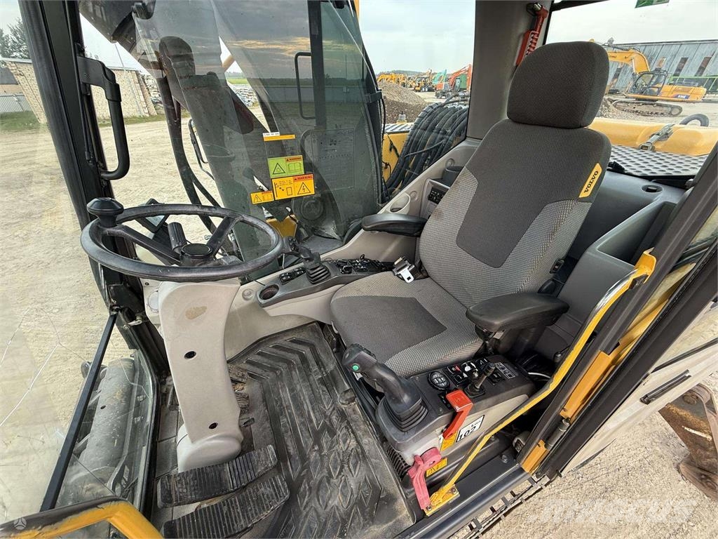 Volvo EW 180 C , ROTO + Grapple Mobilbagger