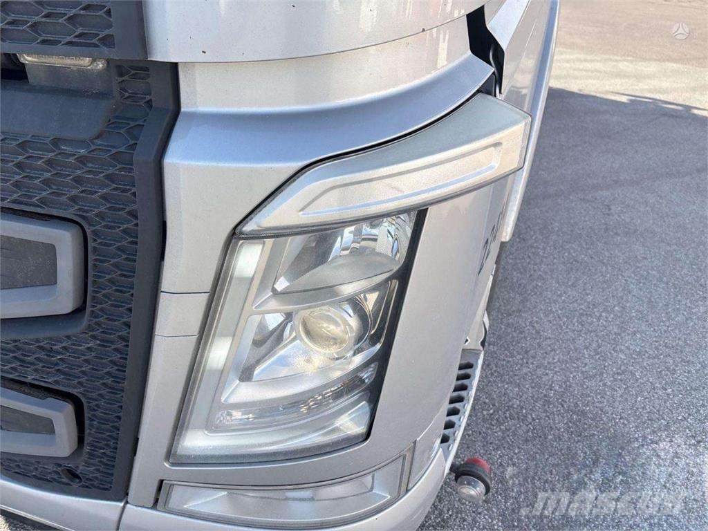 Volvo FH500 6x2 EURO 6 SHORT CABIN Camiones con chasís y cabina