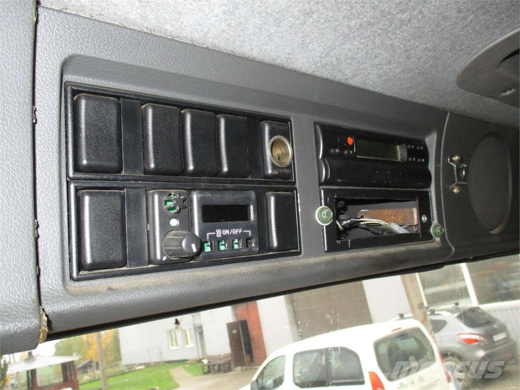 Volvo FL6 Camiones de caja de lona